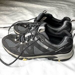 MERRELL  men’s Tahr Low Rise Hiking Shoes